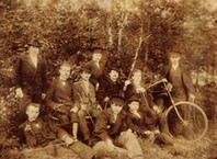 Иконописцы мастерской Суворова